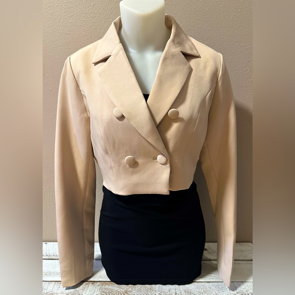 Pretty Little Thing Cropped Blazer Jacket - NWT